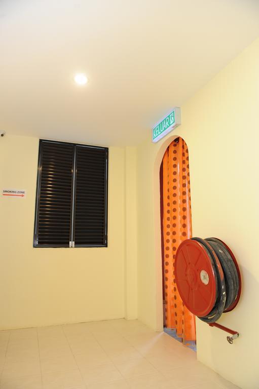 Kuok Pin Hotel Kuching Extérieur photo